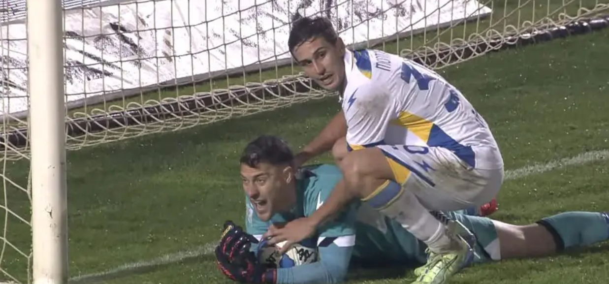 Marelli sul tocco di mano in area durante Cosenza-Frosinone: «Era rigore, il Var non se n’è accorto»