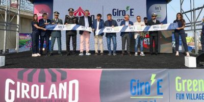 Catanzaro in rosa per il Giro, ma il suo cuore tace