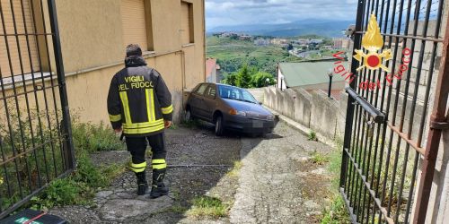anziano morto a catanzaro travolto dalla propria auto