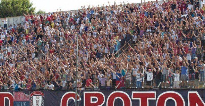 Violenze allo stadio, Daspo per tre tifosi del Crotone