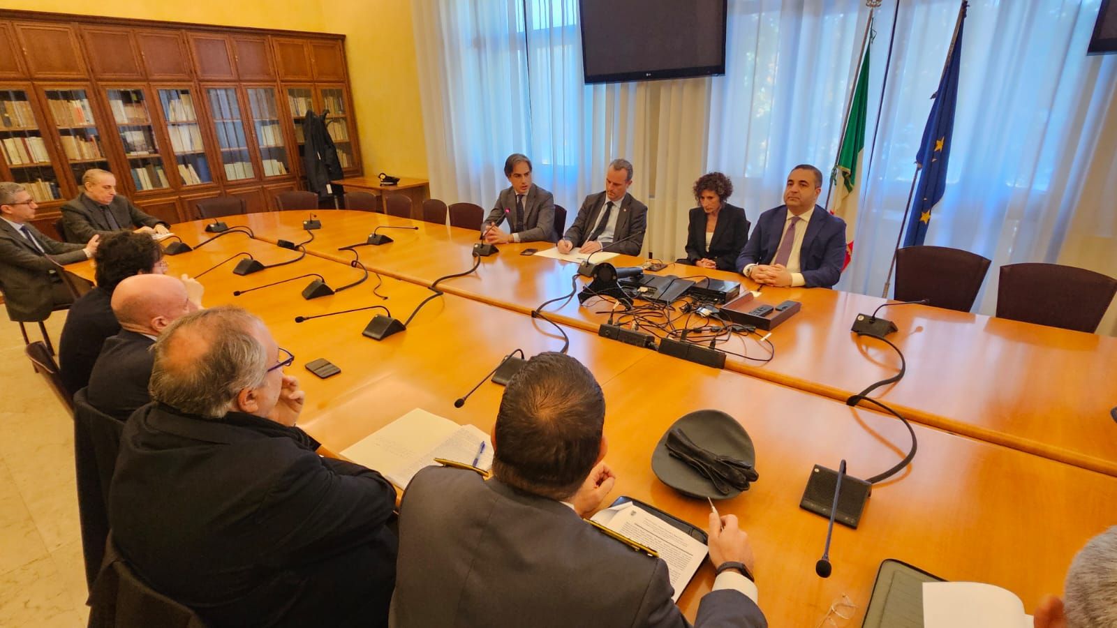 Reggio, in prefettura l’emergenza nel quartiere Arghillà. Falcomatà consegna un dossier