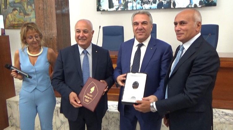 Camera Commercio di Cosenza, il “Premio Antonio Serra” a Luigi Sbarra – VIDEO