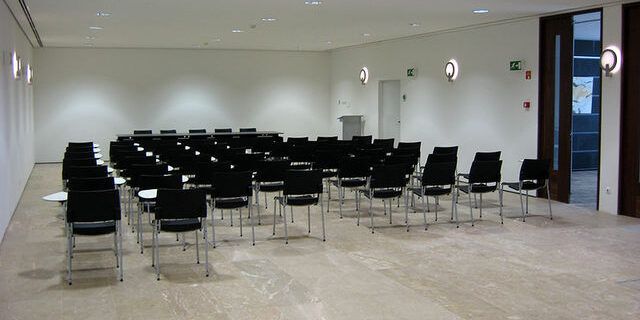 Spese per manifestazioni e convegni nel 2022, Calabria e Sicilia sono le Regioni meno efficienti