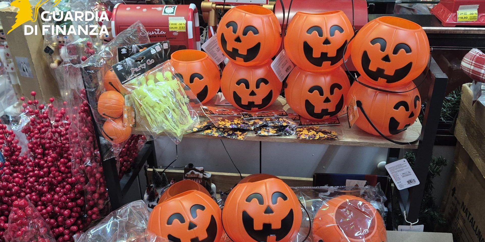 Soverato, sequestrati oltre 30mila prodotti “Halloween” privi dei requisiti essenziali di sicurezza – VIDEO