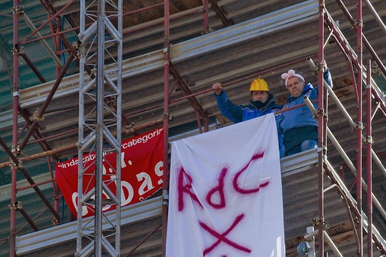 Reddito di cittadinanza sospeso, l’Inps: «Non abbandoniamo nessuno»