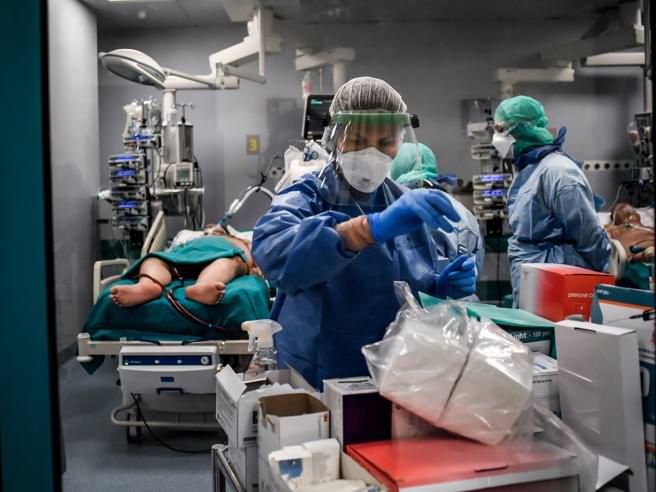 «Le terapia intensive "scomparse" dopo gli annunci»