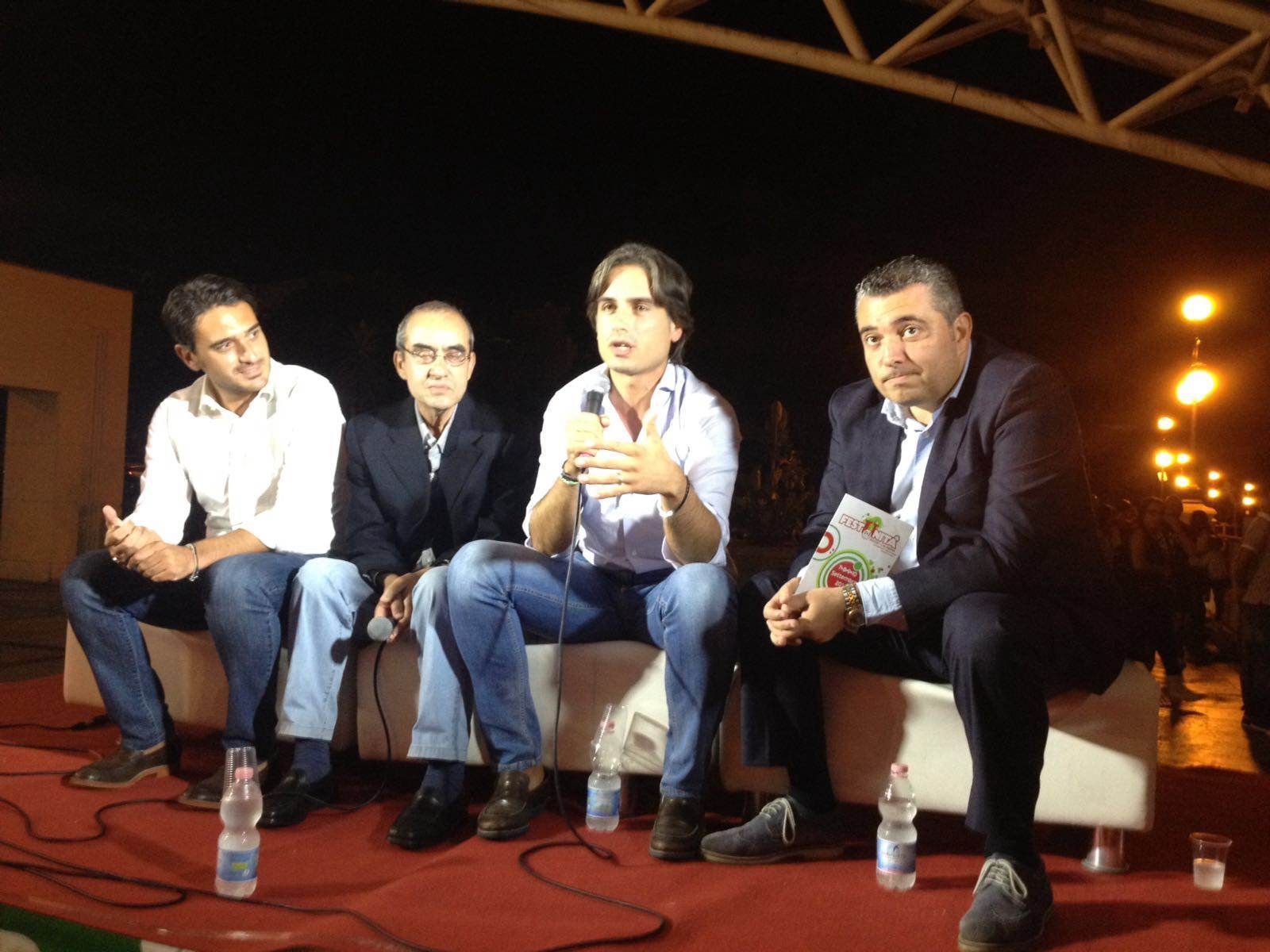 Conclusa la festa regionale dei dem. Ma la città diserta e Oliverio pure