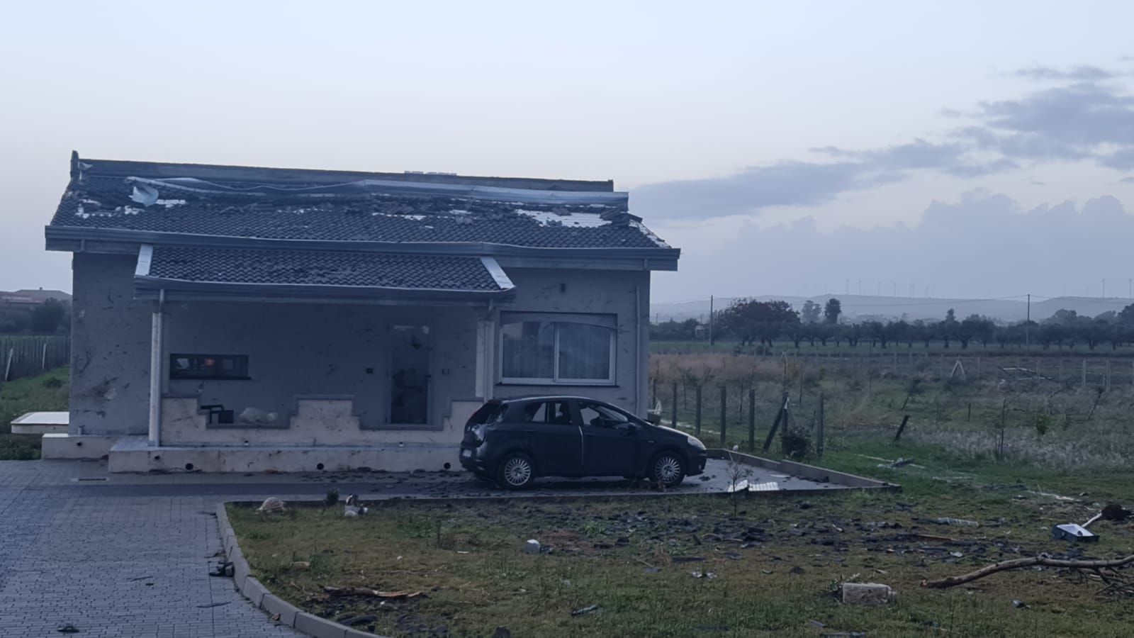 Isola investita da una tromba d’aria, il sindaco: «Intervenga la Regione» – FOTO