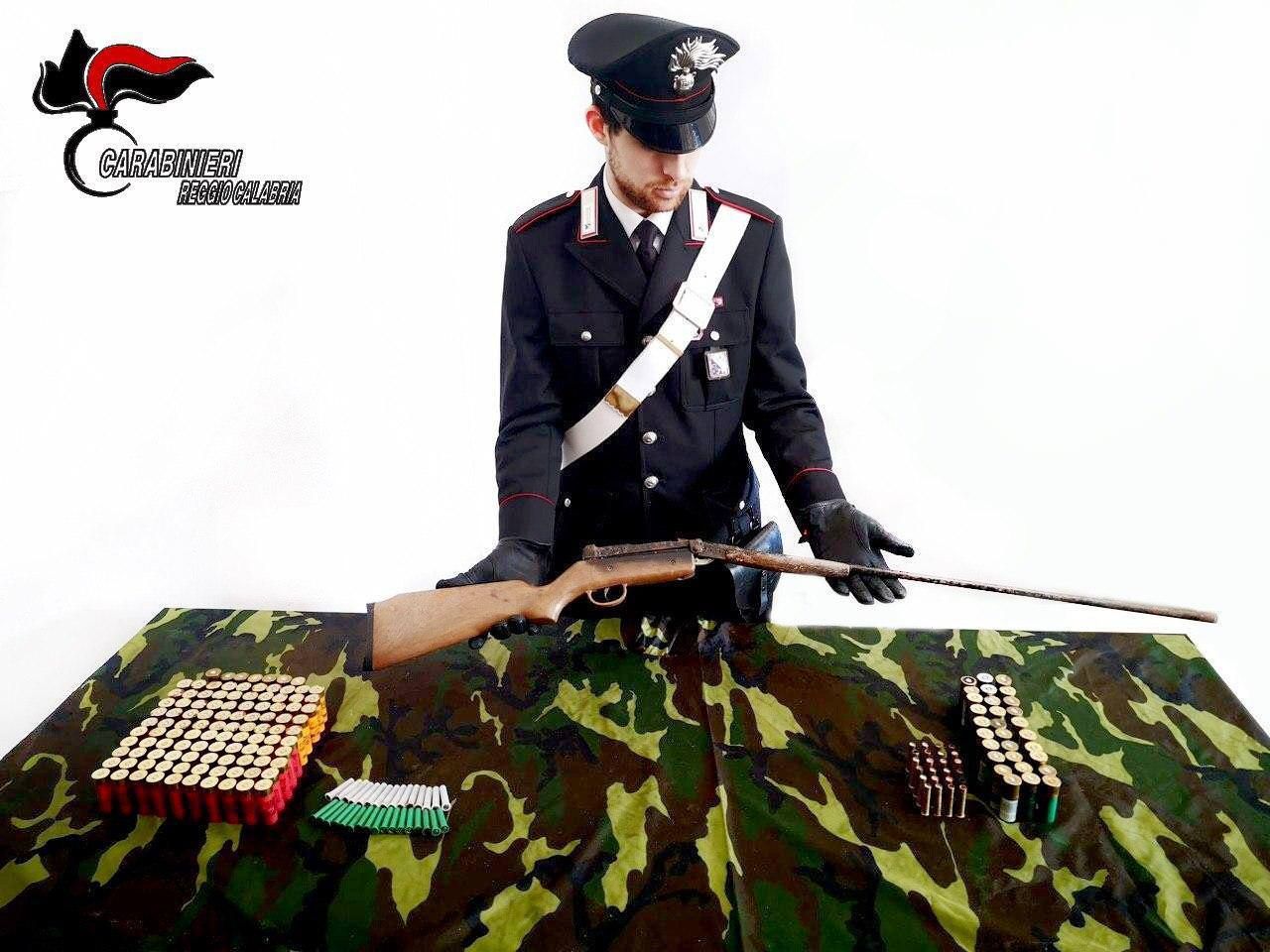 Ciminà, fucile e munizioni rinvenuti in un terreno demaniale – VIDEO