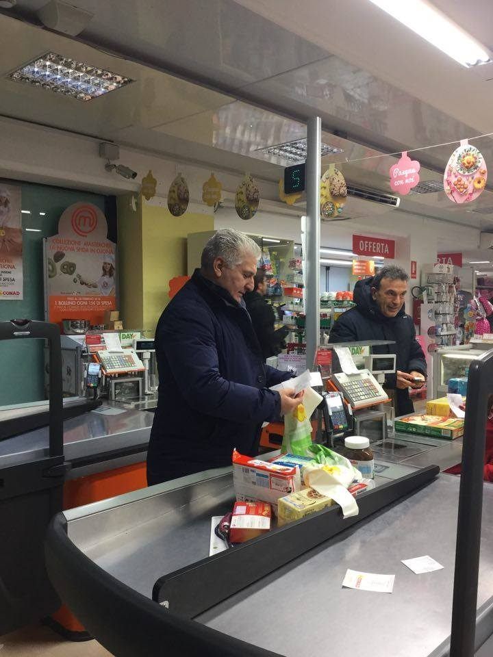 Lamezia, la solidarietà fa la spesa