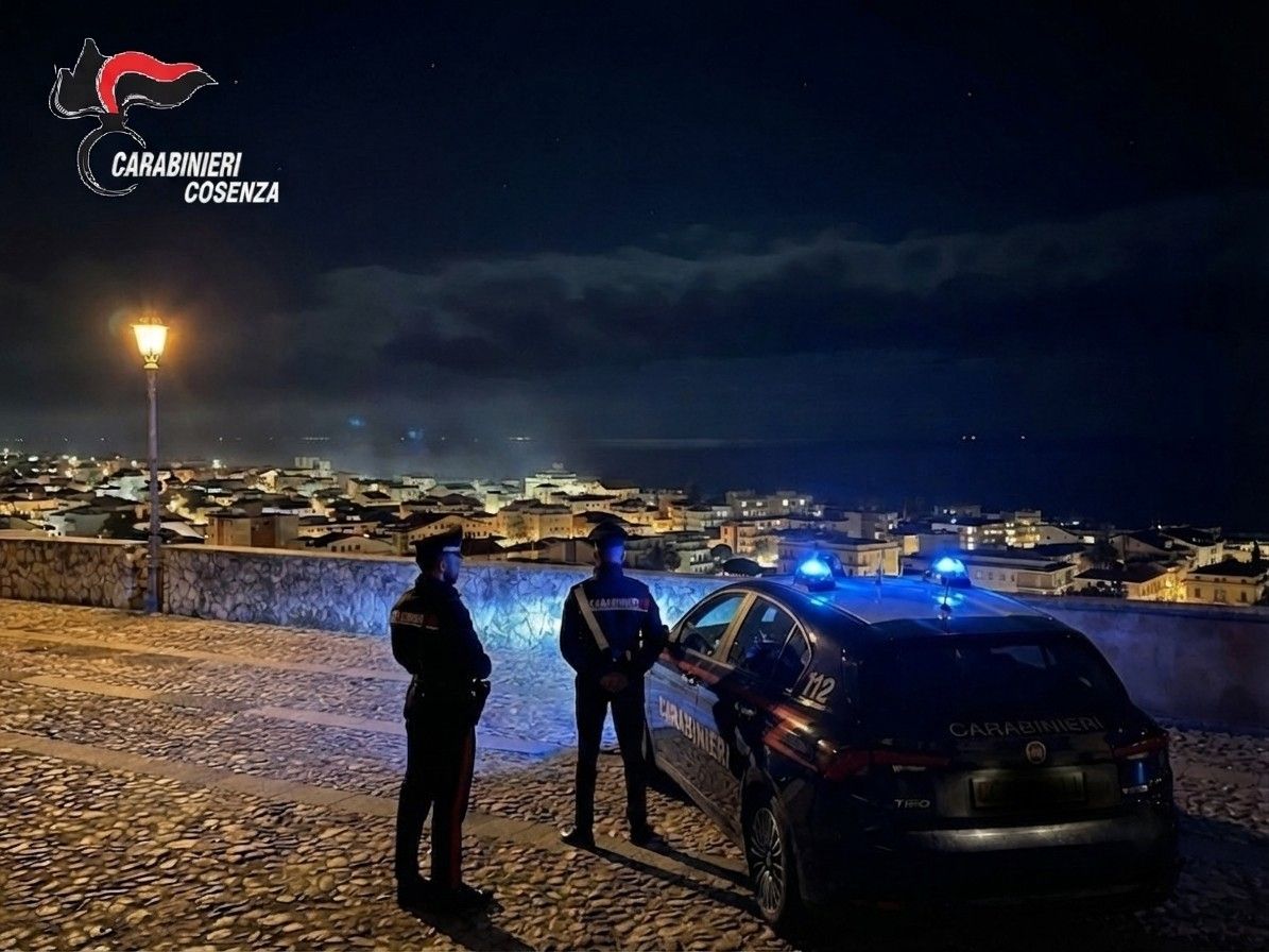 Amantea, blitz nei luoghi della movida: sospese due attività, denunciato un titolare e sequestrata droga