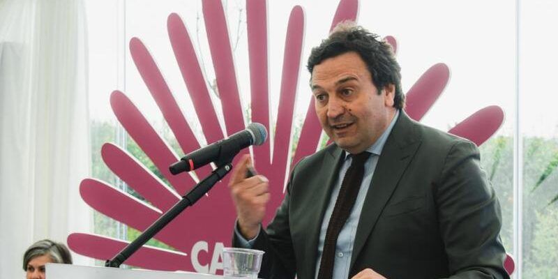 Collegamenti aeroporti-località turistiche, la Regione Calabria attiva bus e linee straordinari