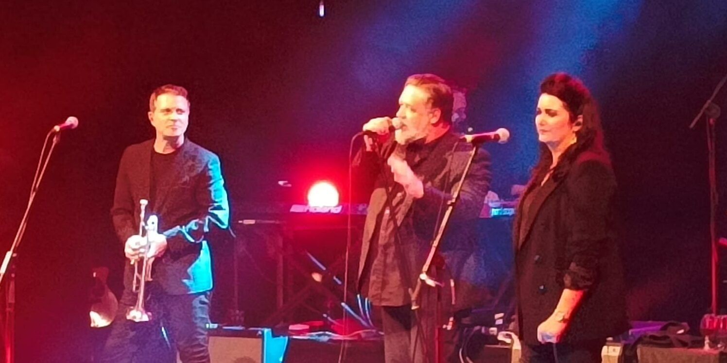 Finalmente sul palco, il “Gladiatore” Russell Crowe infiamma il Politeama di Catanzaro – FOTO