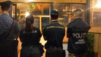 Alcol ai minori e irregolarità sulla sicurezza: sanzionato un lounge bar nel Catanzarese