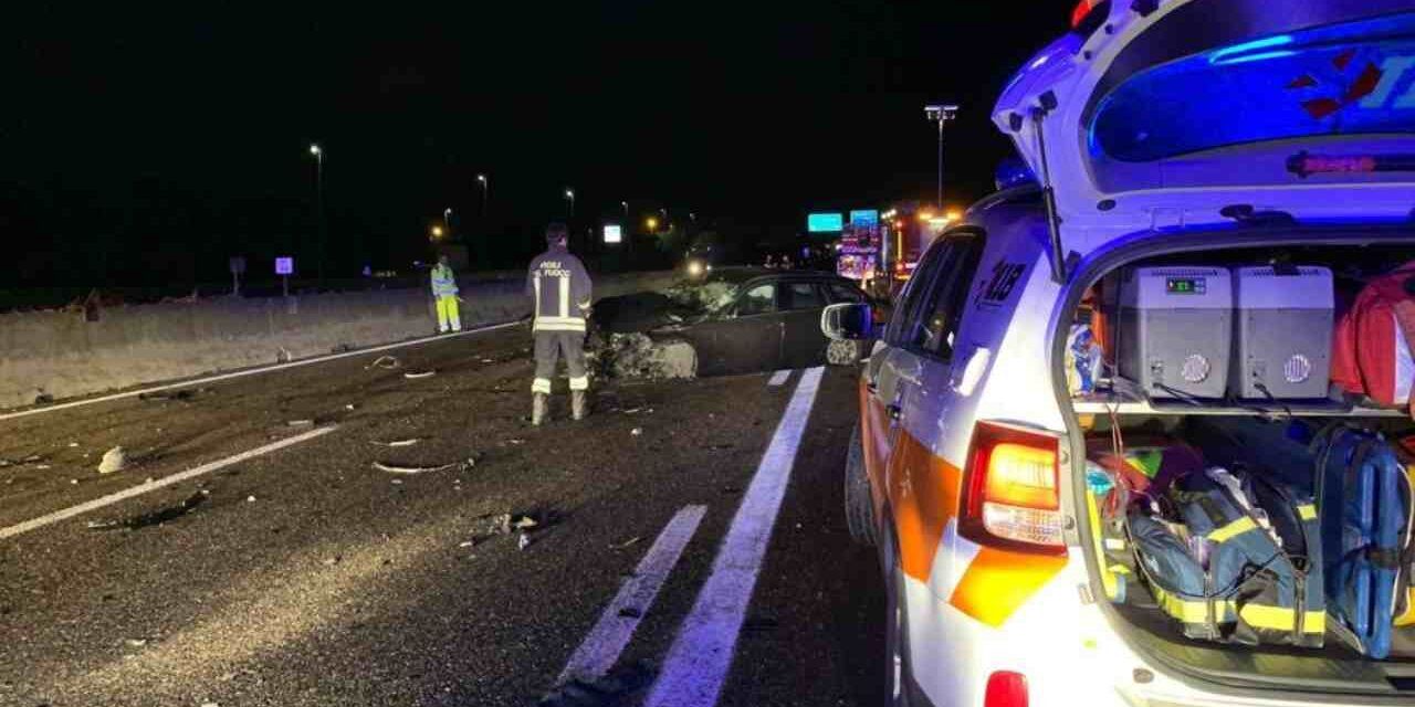 Si ferma a prestare soccorso sull’A14, muore travolto da un’auto
