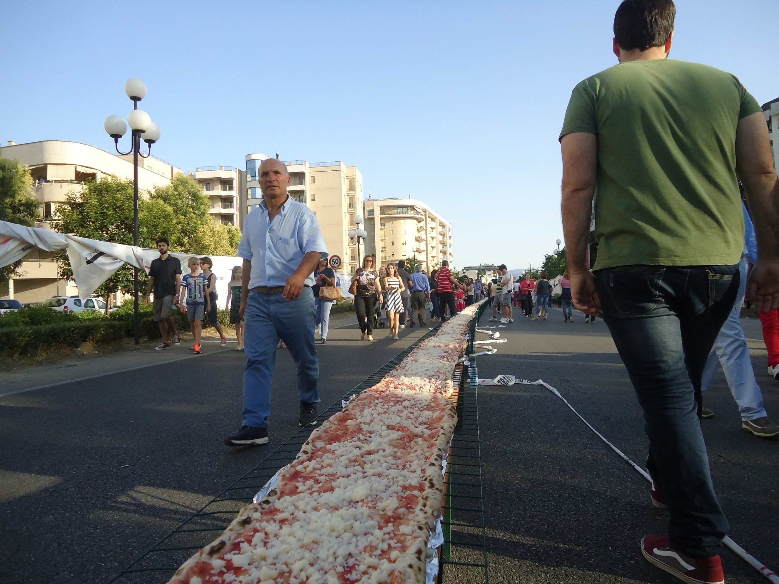 La pizza dell'Expo fa infuriare Rende