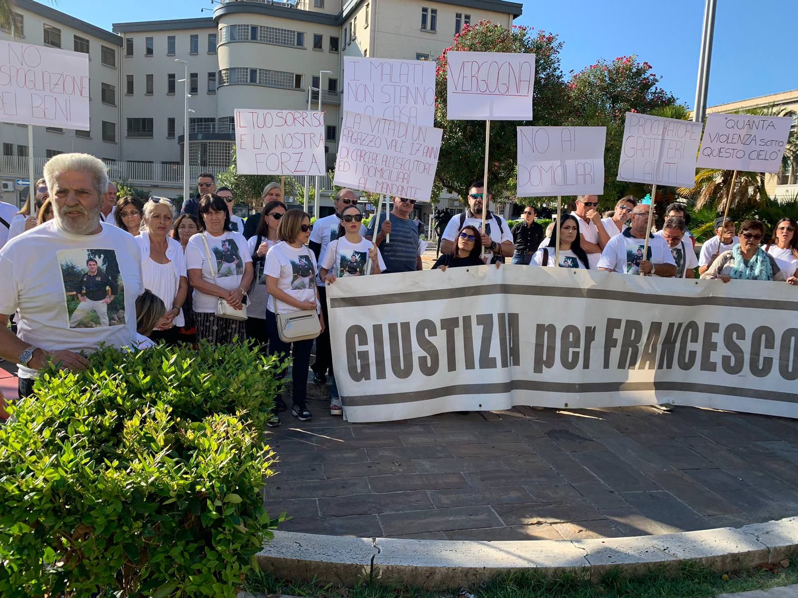 Un sit-in per Francesco Rosso. «Gratteri faccia giustizia» – VIDEO