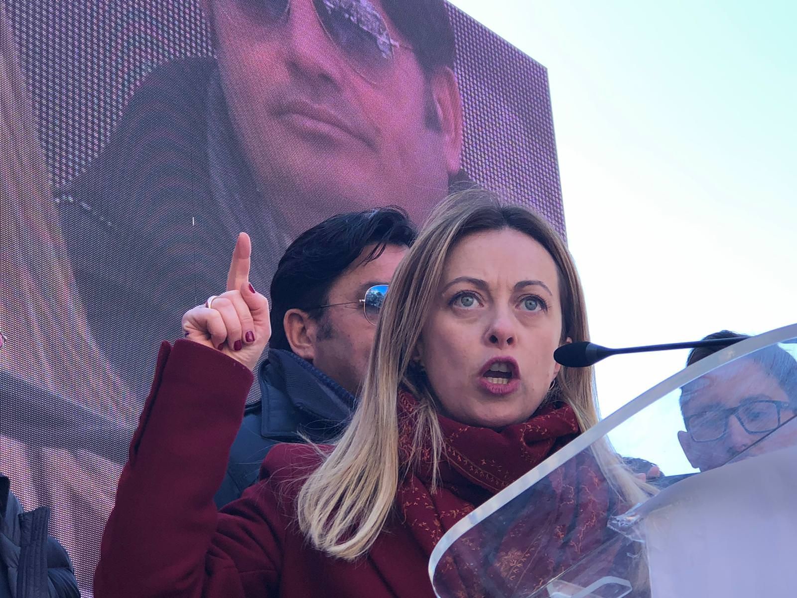 Meloni a Rossano: «Calabresi, in cabina elettorale ribellatevi» – VIDEO