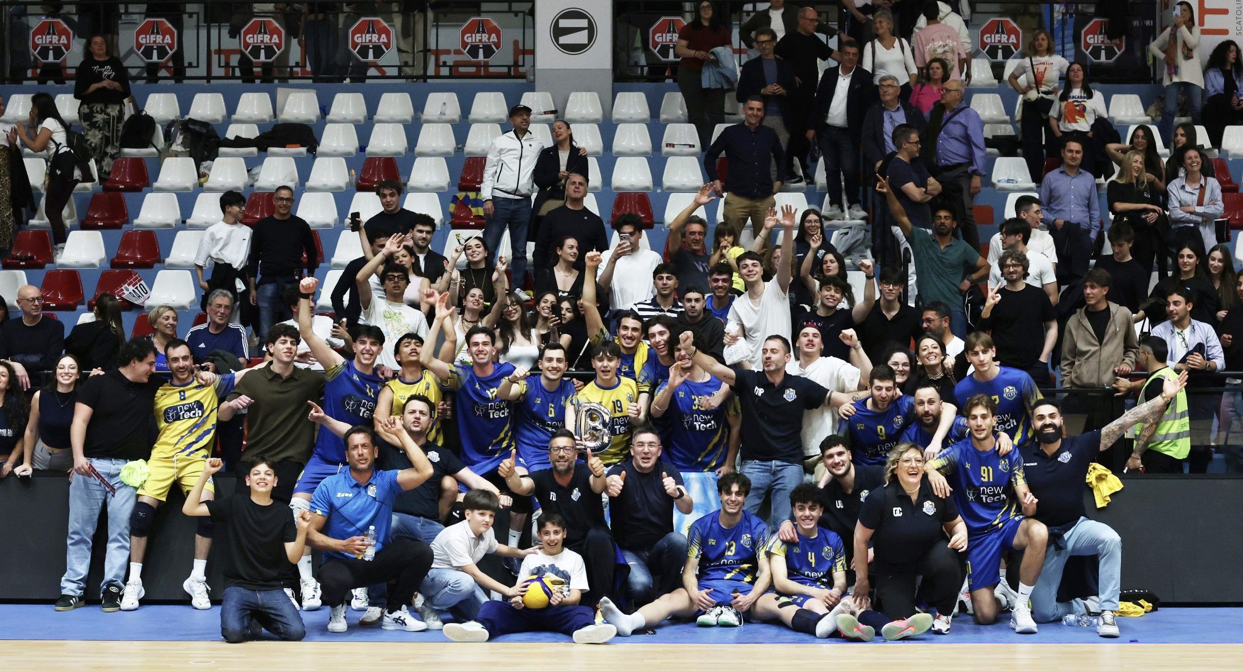 Storica impresa della Pallavolo Milani: batte Cinquefrondi e ritorna in Serie B dopo 23 anni