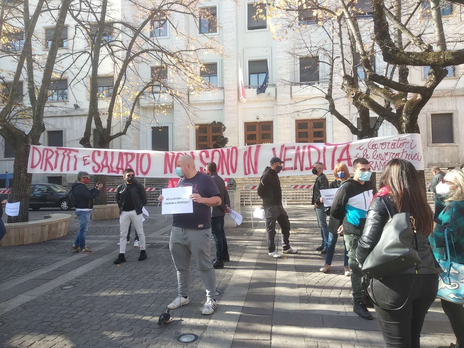 Abramo Customer Care, i lavoratori scendono in piazza – FOTO