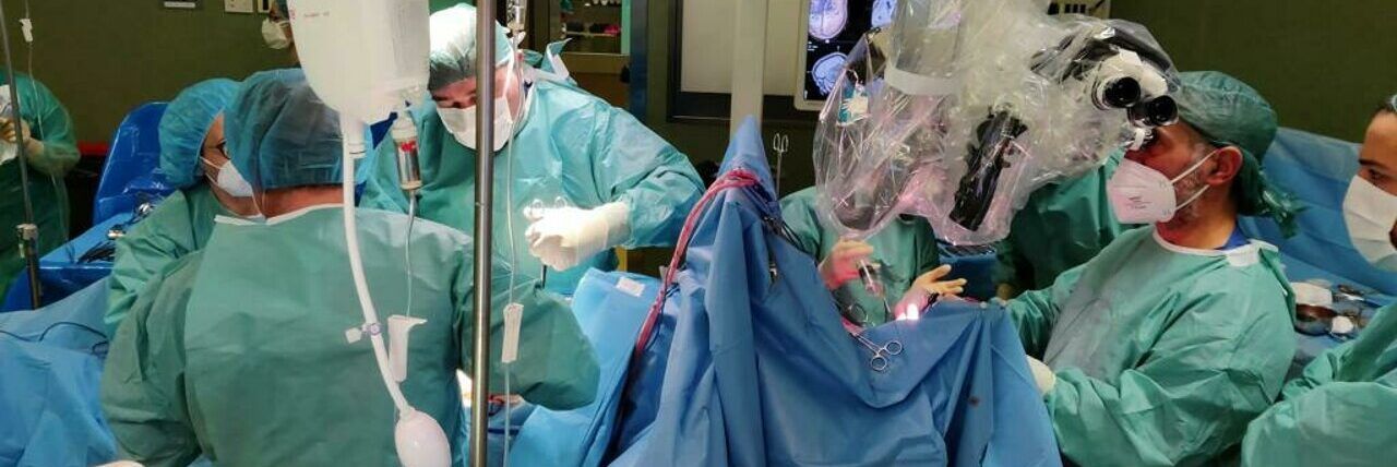 Rischia di morire soffocato per un tumore, intervento salvavita a Torino