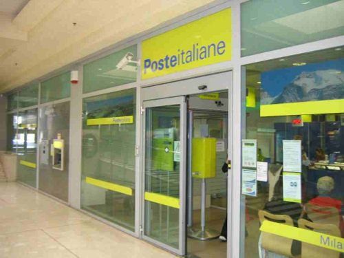 Rapinano ufficio postale, bottino da cinquemila euro
