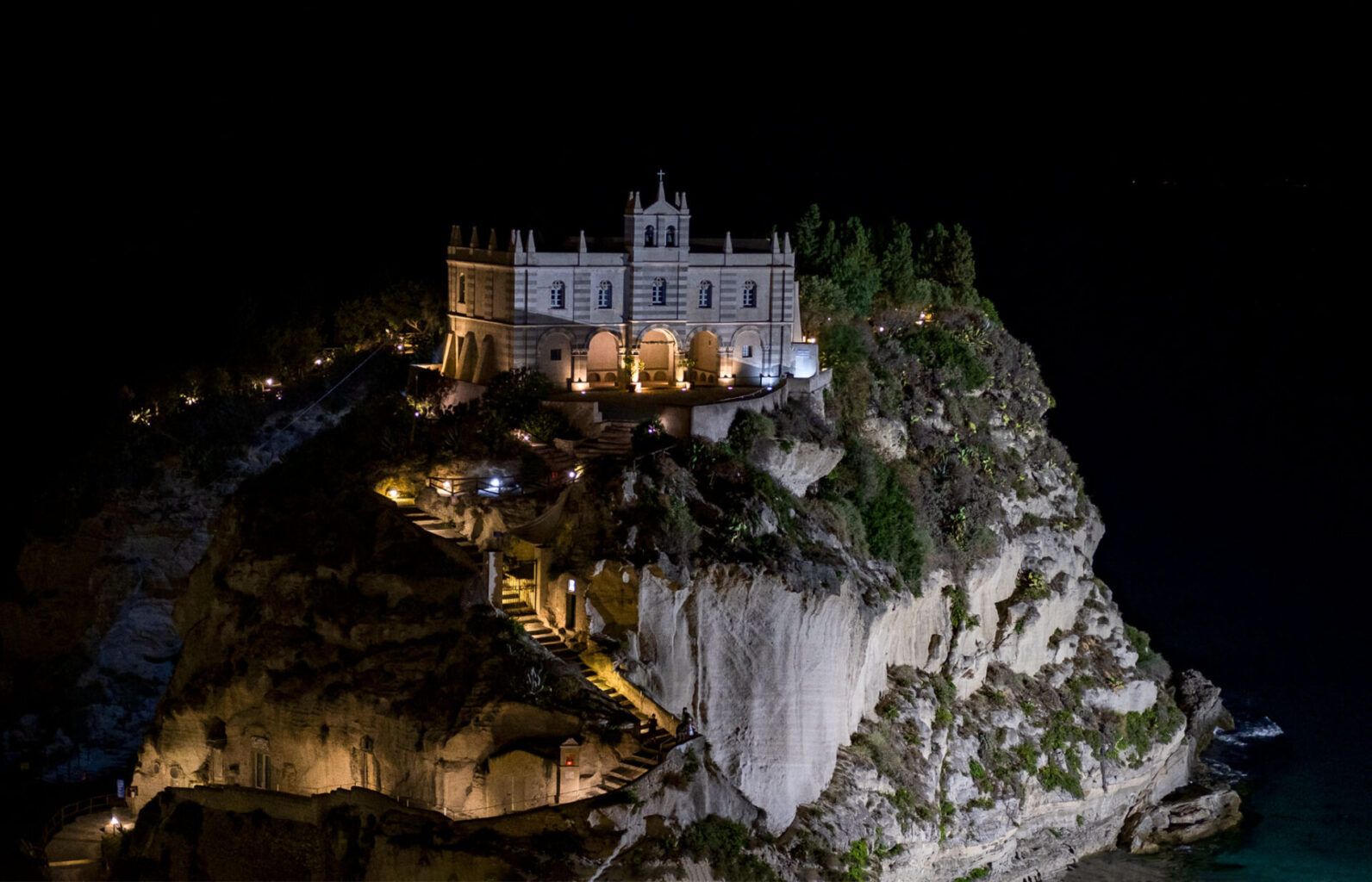 “Notti romantiche” a Tropea, tra flash mob e concerti