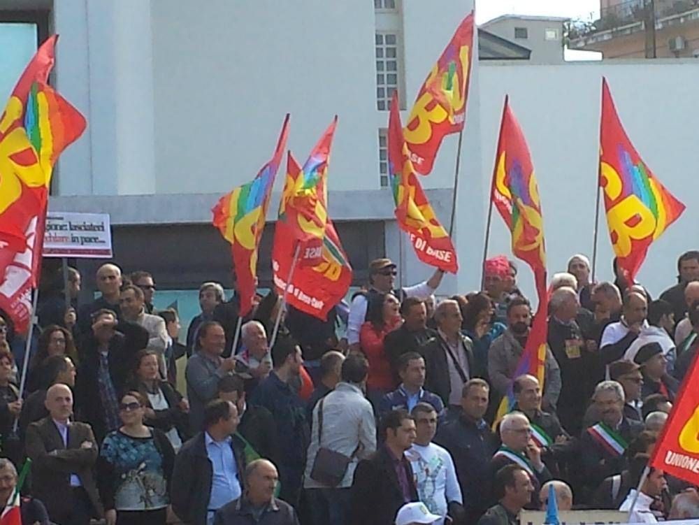 Precari, proteste a Cosenza e Crotone