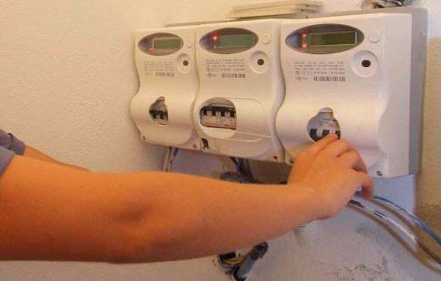 Furto di energia, arrestati due ventenni