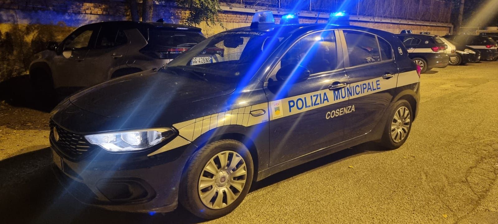 Tredicenne fugge di casa a Cosenza, ritrovata dagli agenti della Municipale