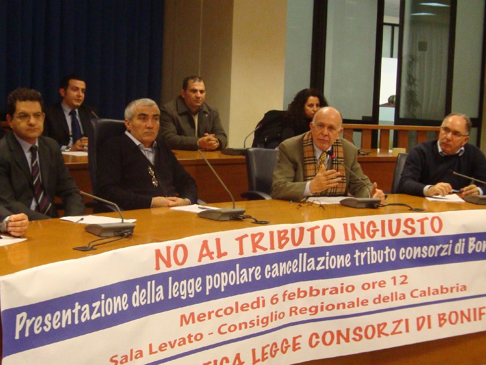 Ottomila firme contro una tassa «truffa»