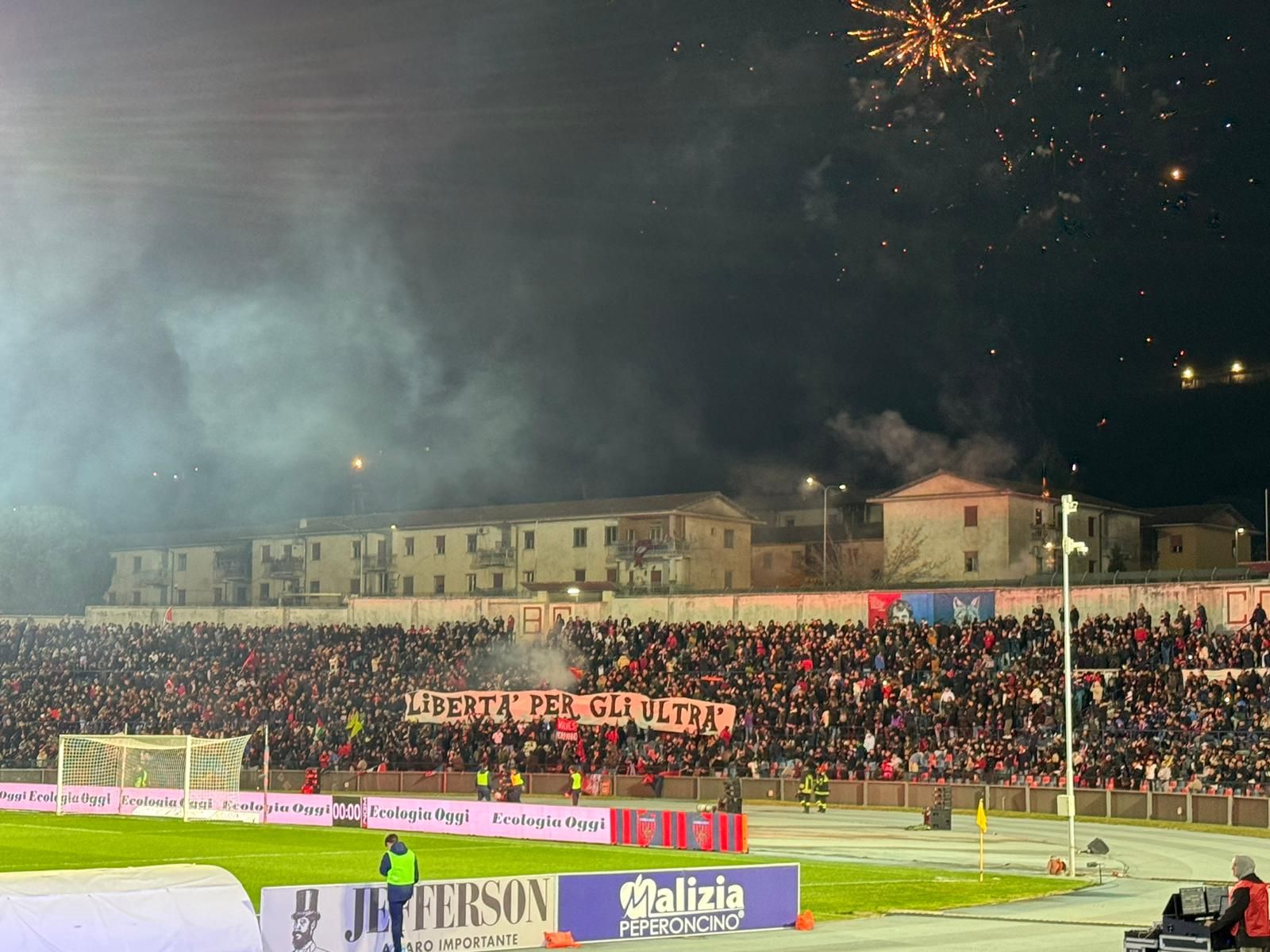 Derby Cosenza-Catanzaro, in un’ora venduti 3 mila biglietti
