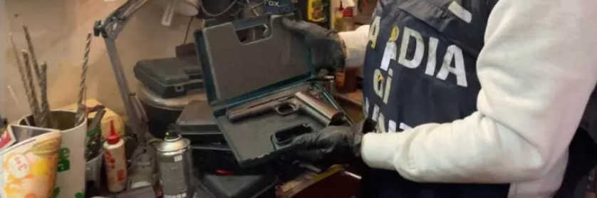 Preso a Palermo l’armaiolo della mala, sequestrato un arsenale