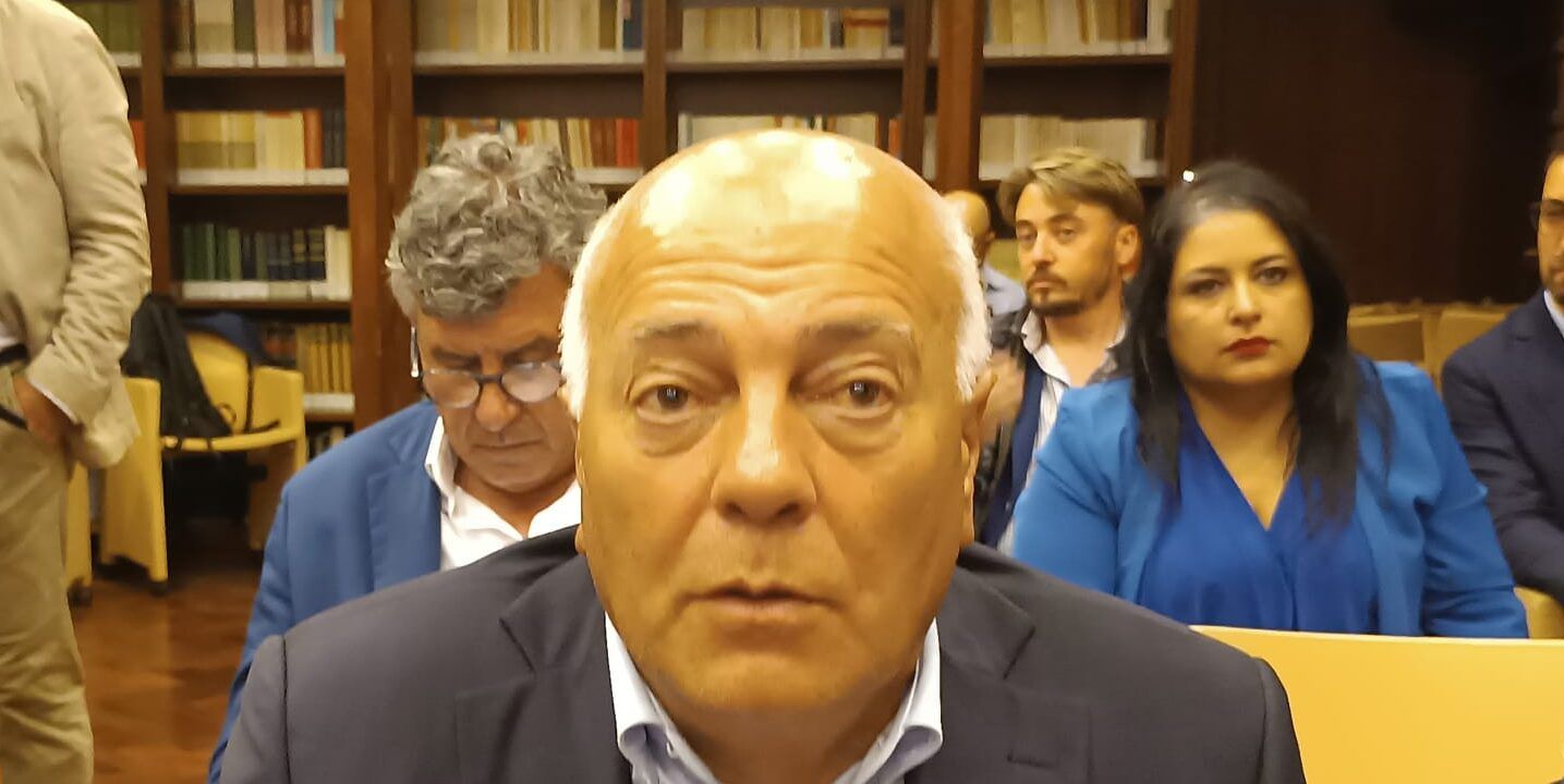 Fusione dei Comuni, l’Anci Calabria insiste: «Stralciare la norma sul referendum solo consultivo»
