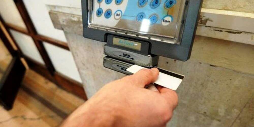 Reggio, assenteismo all’ex Provincia: chiesto il processo per 18 dipendenti