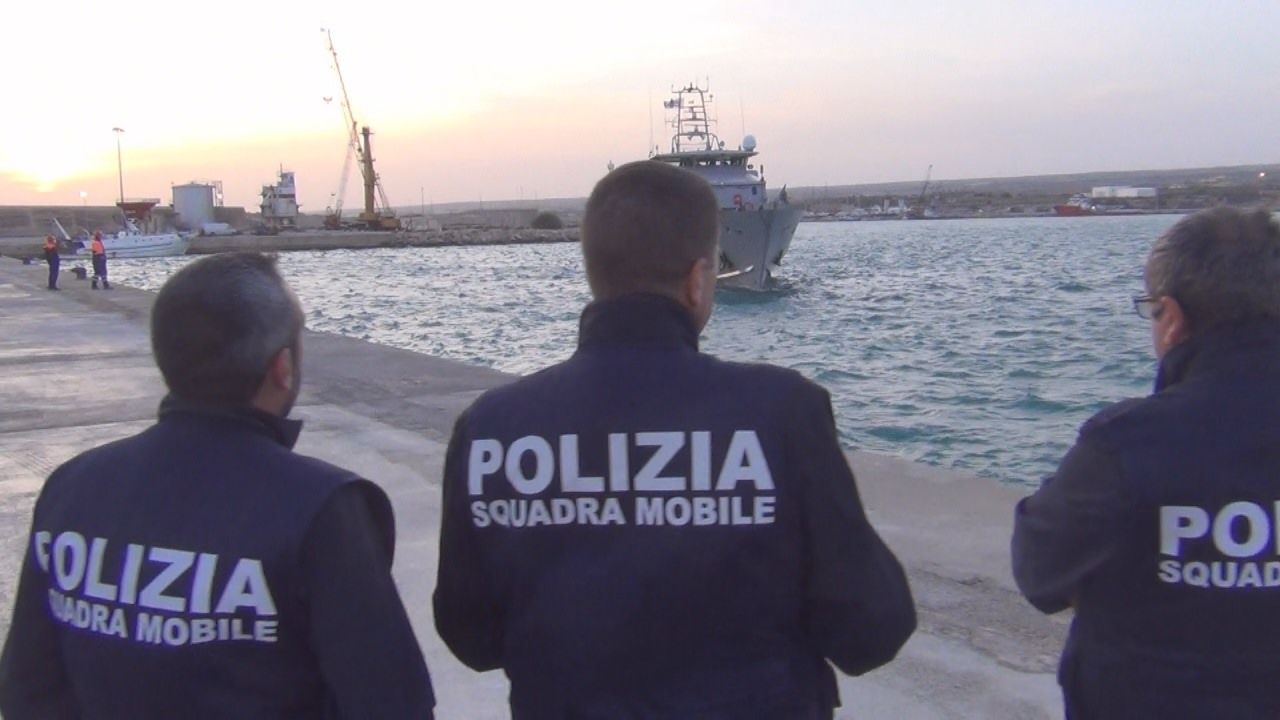 Sbarco di migranti a Reggio, fermati due presunti scafisti