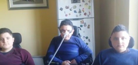 L'appello dei tre fratelli affetti da distrofia: «Alitalia, non abbandonare Reggio»