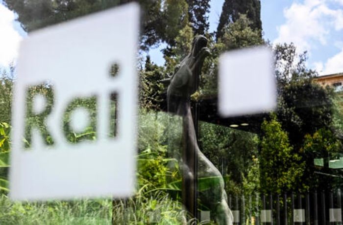 «In Rai giornalista in rapporti con la ‘ndrangheta», esplode il caso dopo la denuncia per stalking