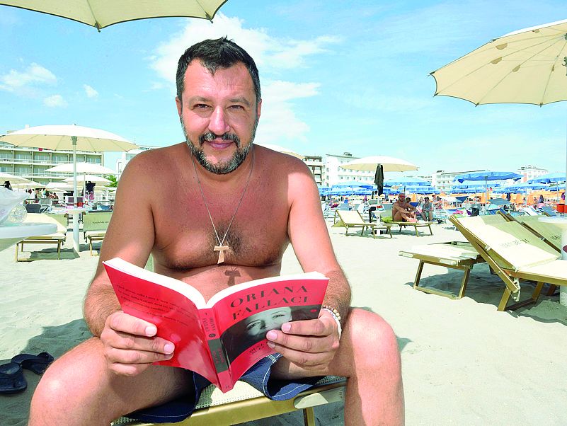 Salvini e l’estate in Calabria. Una settimana tra «vacanza e lavoro» in vista delle regionali
