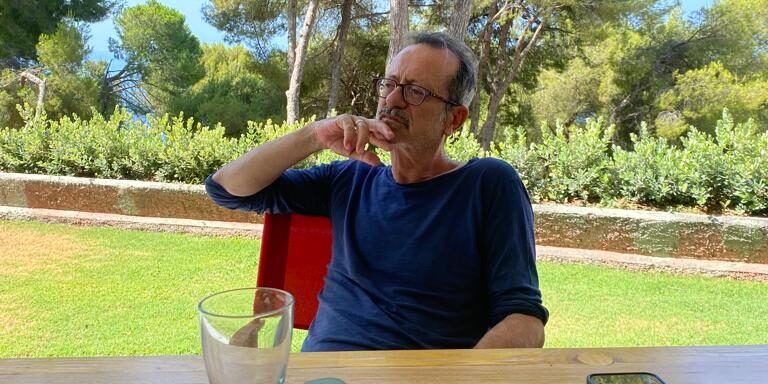 Gli anni all’Unical, le estati a Praia e i selfie a Palmi «con tutto il paese». Le Calabrie di Rocco Papaleo