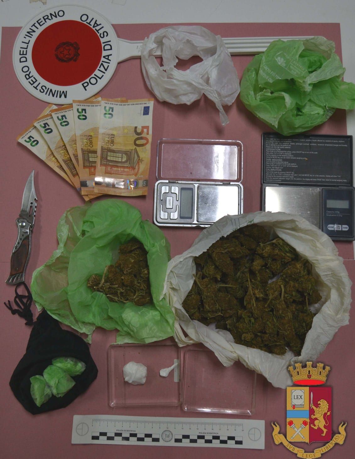 Corigliano Rossano, sorpreso con 11 grammi di marijuana: arrestato