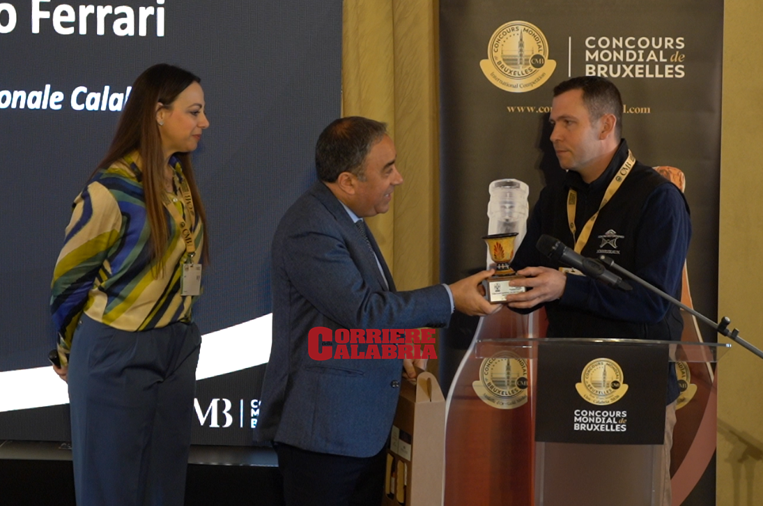 Cirò, si chiude il Concours mondial de Bruxelles: passaggio di consegne con la Loira