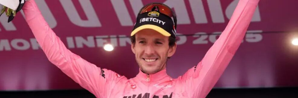 Ribaltone Yates, le sue mani sul Giro d’Italia