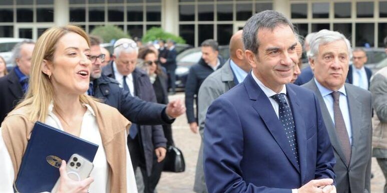 Feeling tra big, appelli e annunci: prove generali di Europee in (e dalla) Calabria