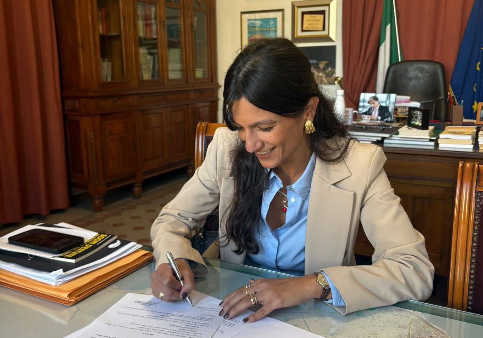 Caracciolo lascia: la crisi a Palazzo San Giorgio diventa grottesca