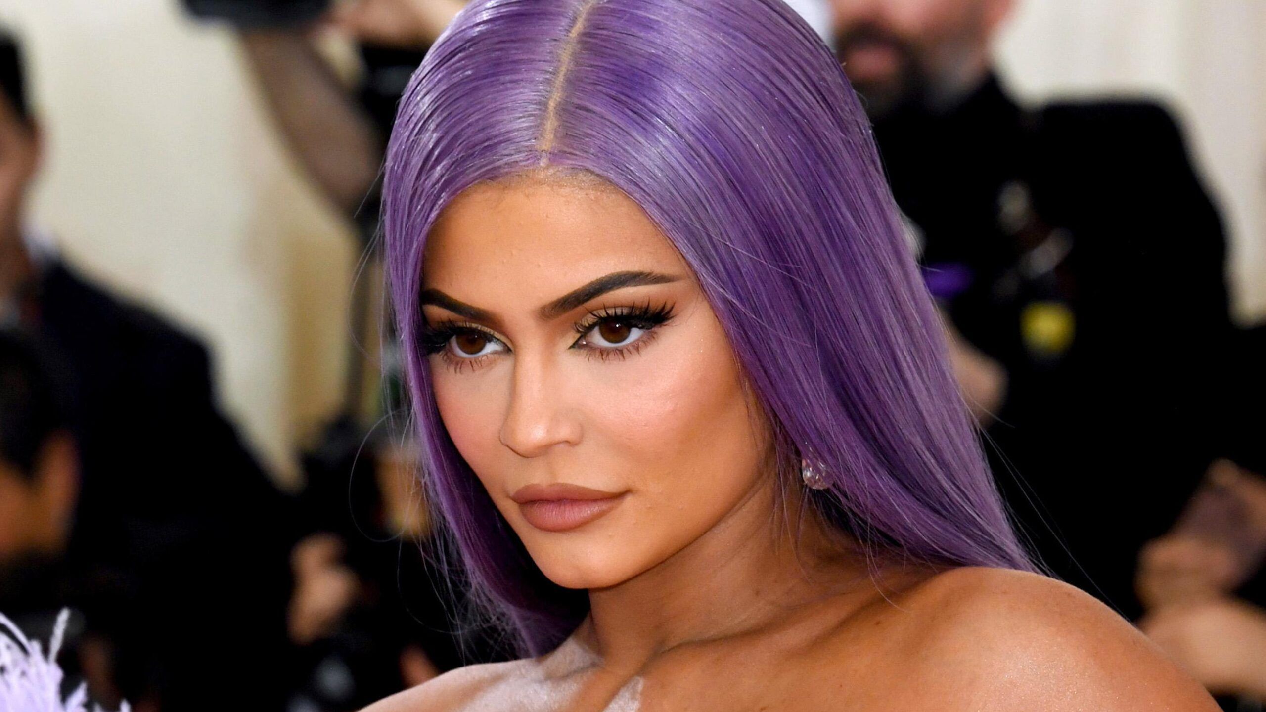 «Somigliare ai propri idoli social. Il fenomeno del “Rich girl face”»