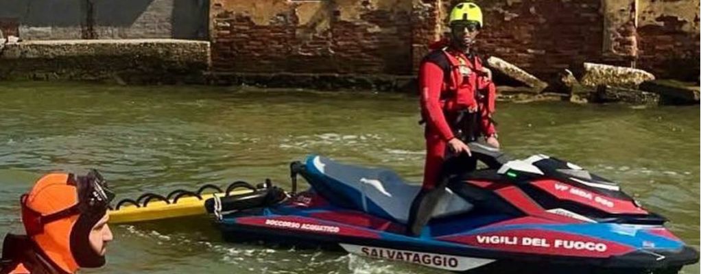 Scontro nella laguna di Venezia, morto il 25enne. Ancora dispersa la moglie