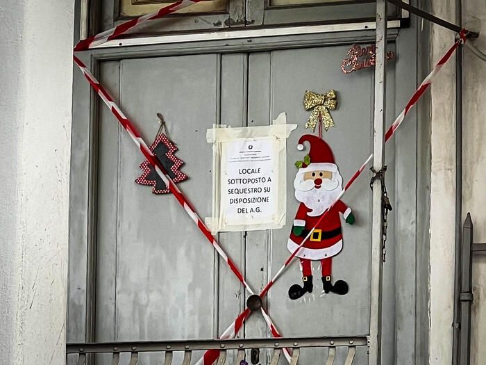 Bimba di 4 anni cade dalla scala a chiocciola e muore