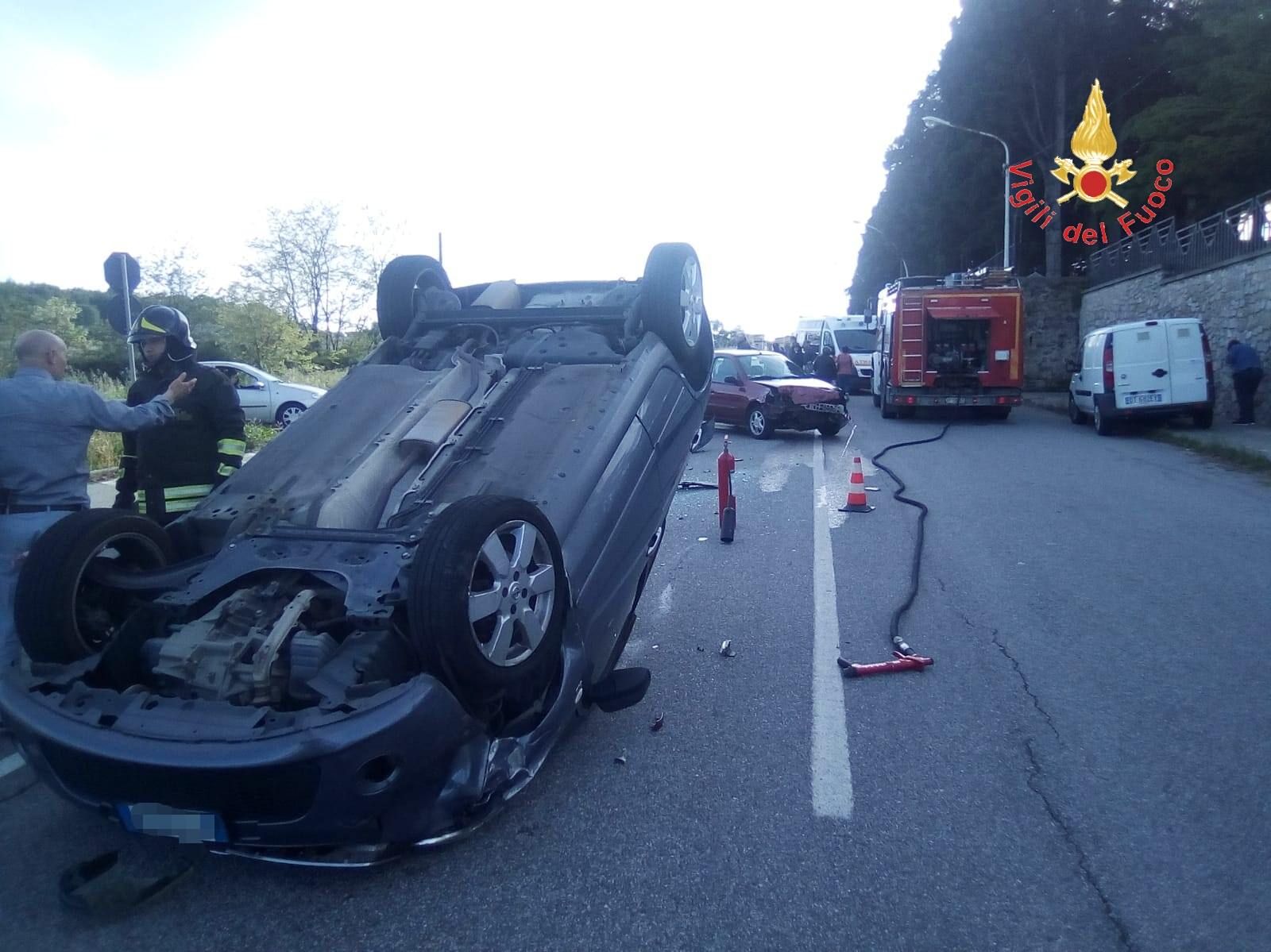 Scontro tra due auto a Chiaravalle, sette feriti