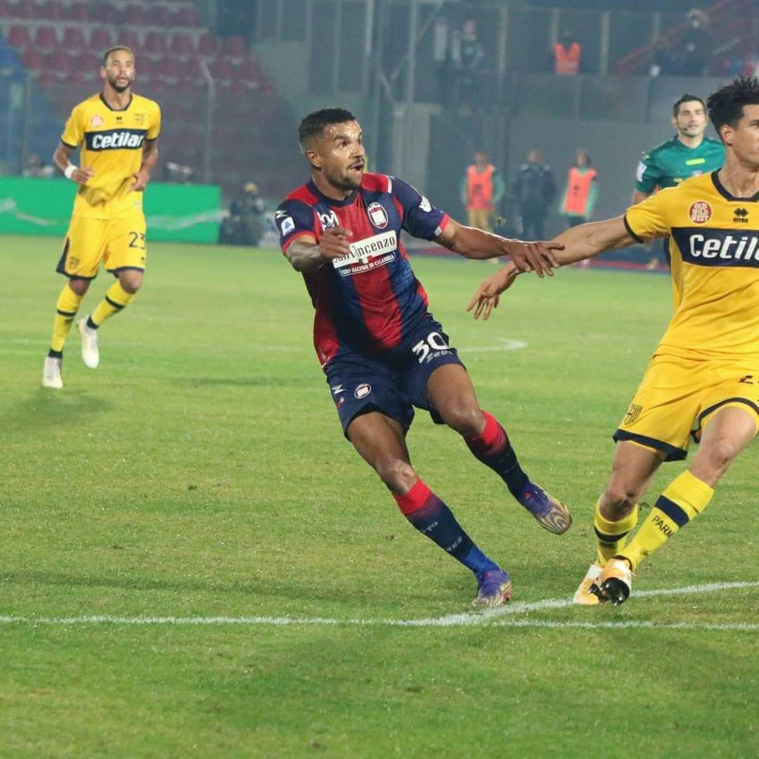 Doppio Messias, il Crotone supera il Parma e si rilancia